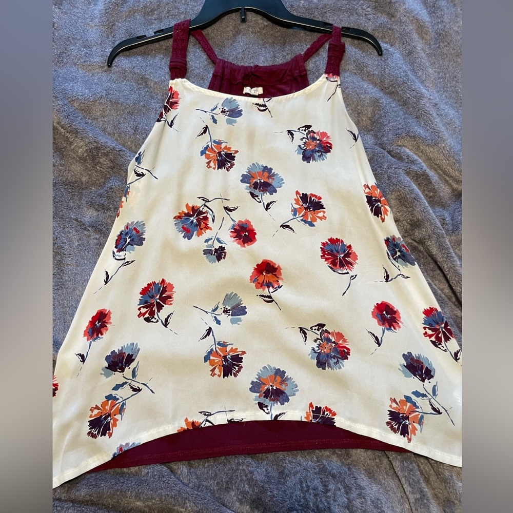 Maurice’s tank top